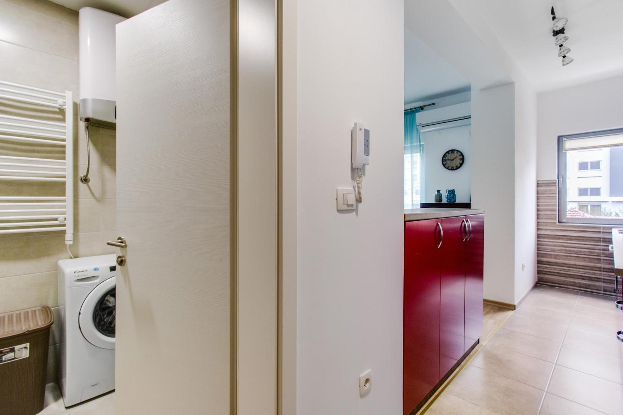 Lora 13.jula, 15 Apartament Budva