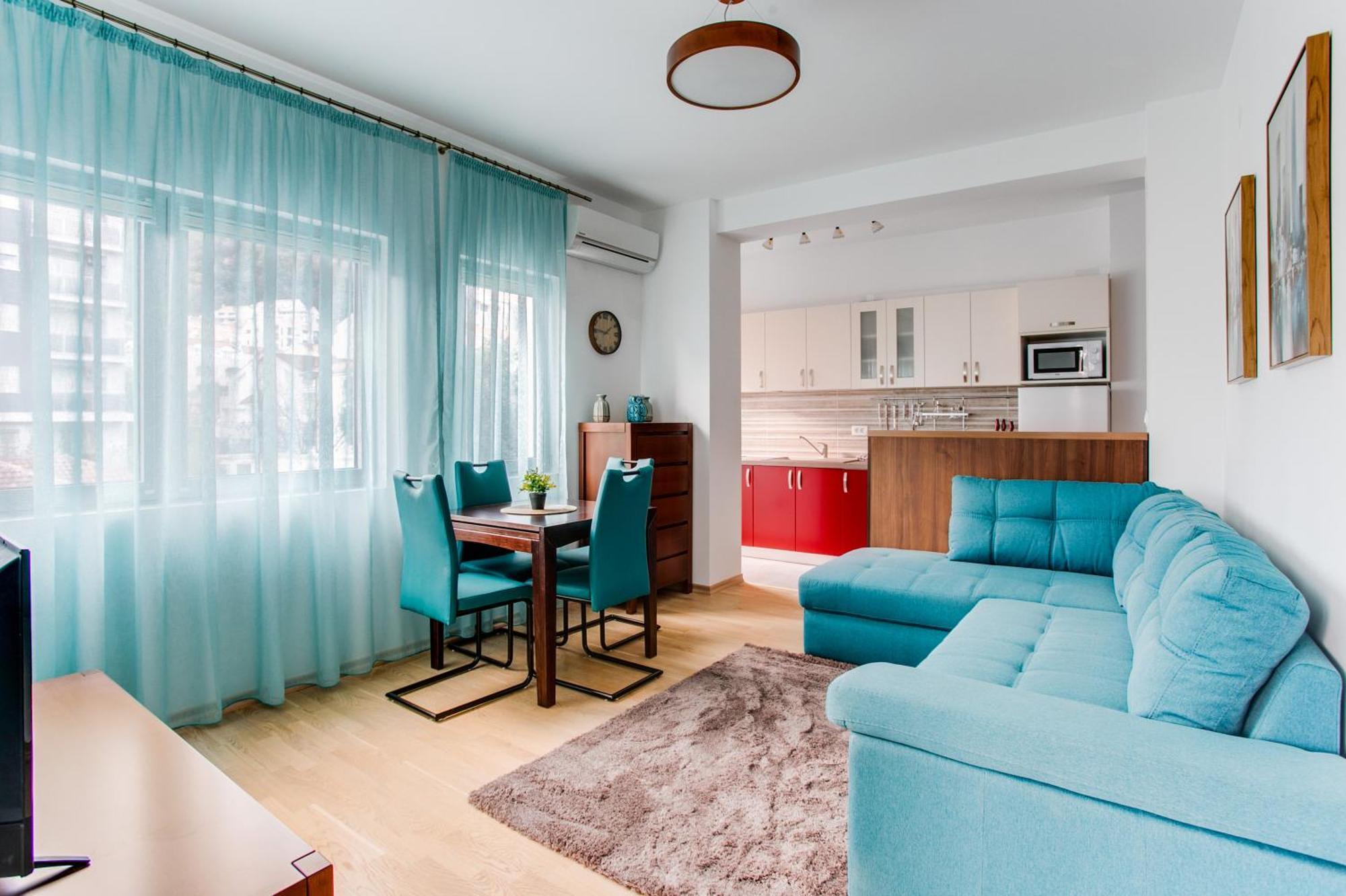Lora 13.jula, 15 Apartament Budva
