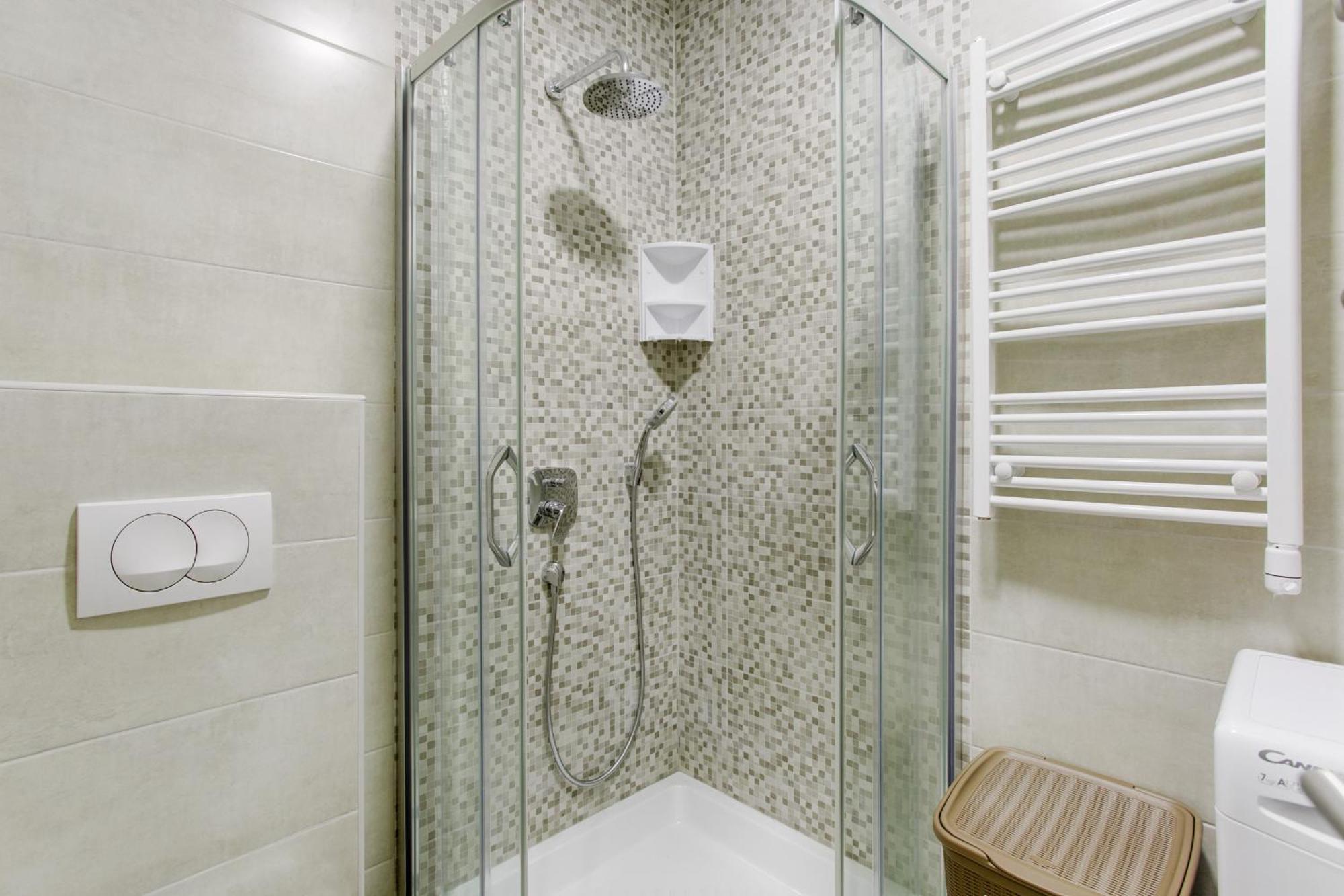 Lora 13.jula, 15 Apartman *
